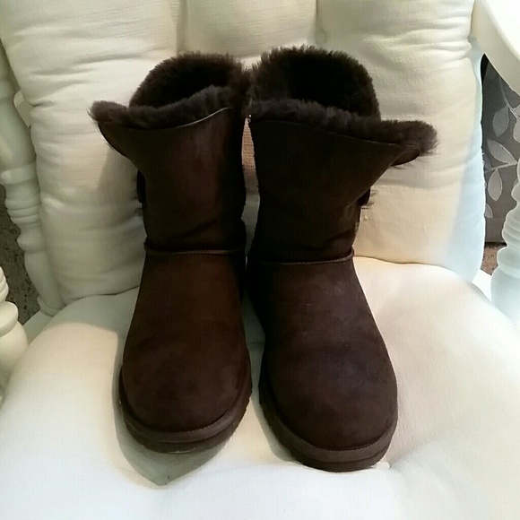 UGG boots!!! Great condition - Picture 1 of 3